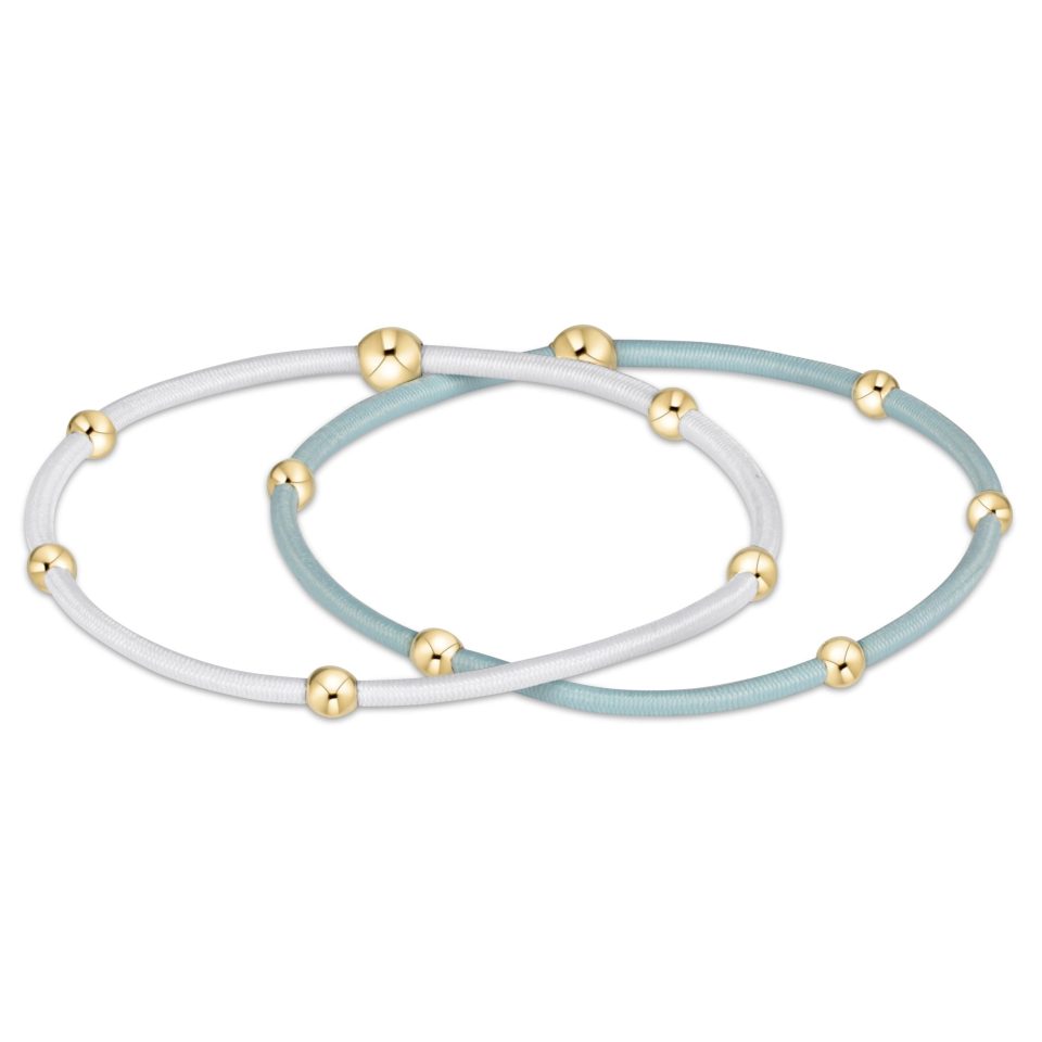 essentials signature set